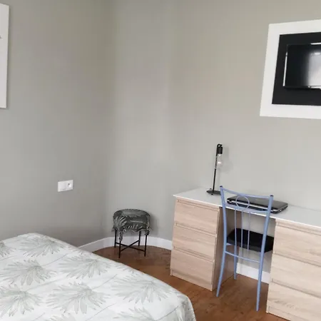 Chambre chez l'habitant Séjour chez l'habitant *